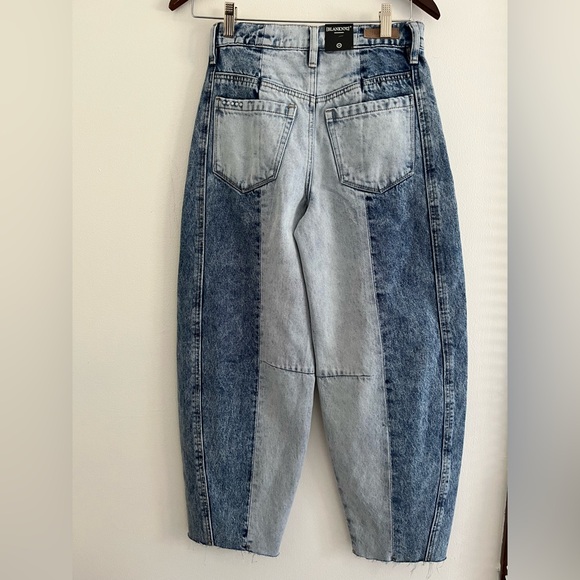 BLANK NYC Fray Hem Barrel Leg Jeans Size 24 Piece By Piece Blue NWT - Picture 9 of 9